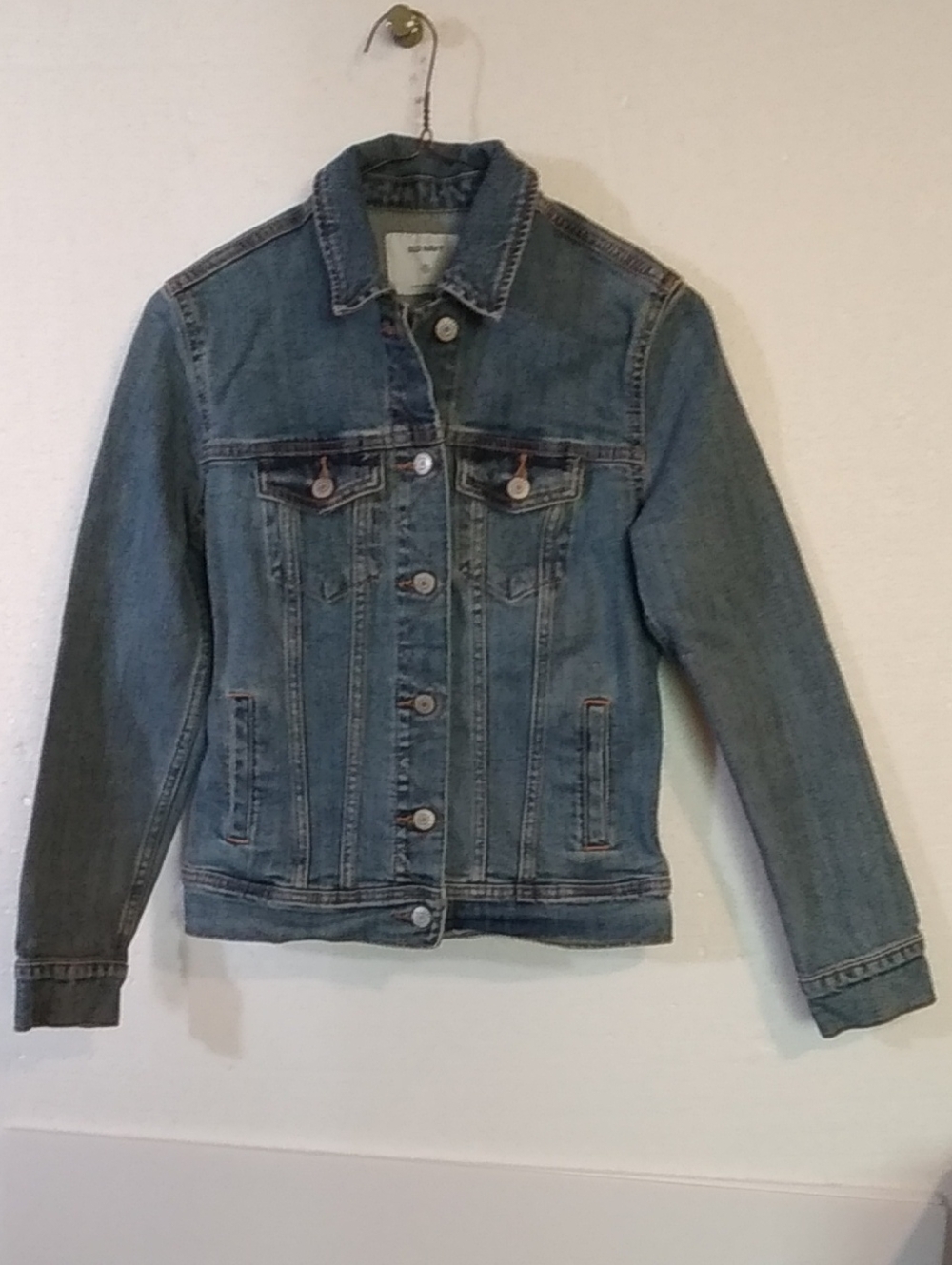 Old Navy Women's Classic Denim Jacket in Medium Blue